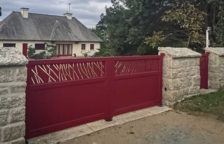 MUZE SWING GATES AND PEDESTRIAN GATE RED